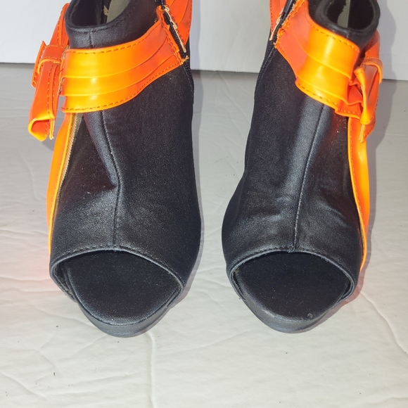 Rue21 Peep Toe Stilleto Ankle Booties - Picture 2 of 12